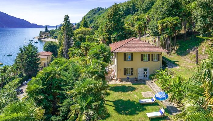 Villa Con Parco E Spiaggia Privata Sul Lago Maggiore