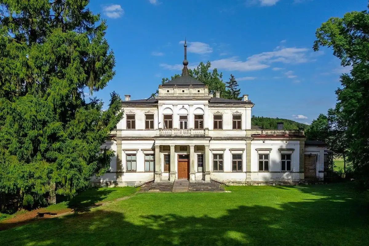 Fotos Historische Residenz mit 10,96 Hektaren Grundbesitz in Kleinpolen, Region Krakau