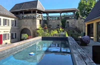 Burg erwerben Bayern, Pool
