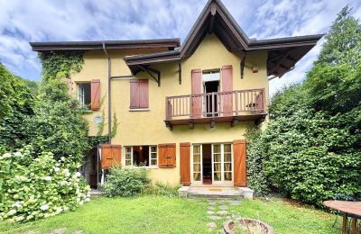 Historische Liegenschaften, Zwei Häuser mit Garten und Seeblick in Campino am Lago Maggiore