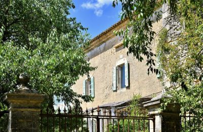 Historische Liegenschaften, Authentischer Mas bei Uzès mit Bergblick, Atelier und Gästebereich