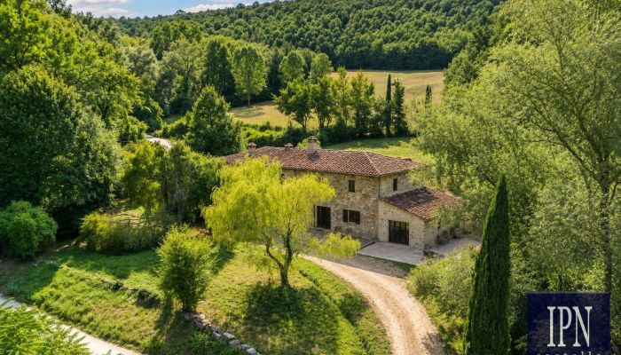Ancien moulin dans la vallée de la Niccone entre Ombrie et Toscane