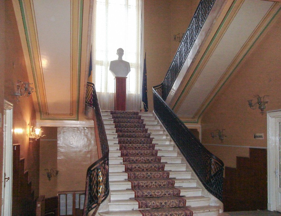 Historische Liegenschaften, Vor Gericht im eigenen Haus