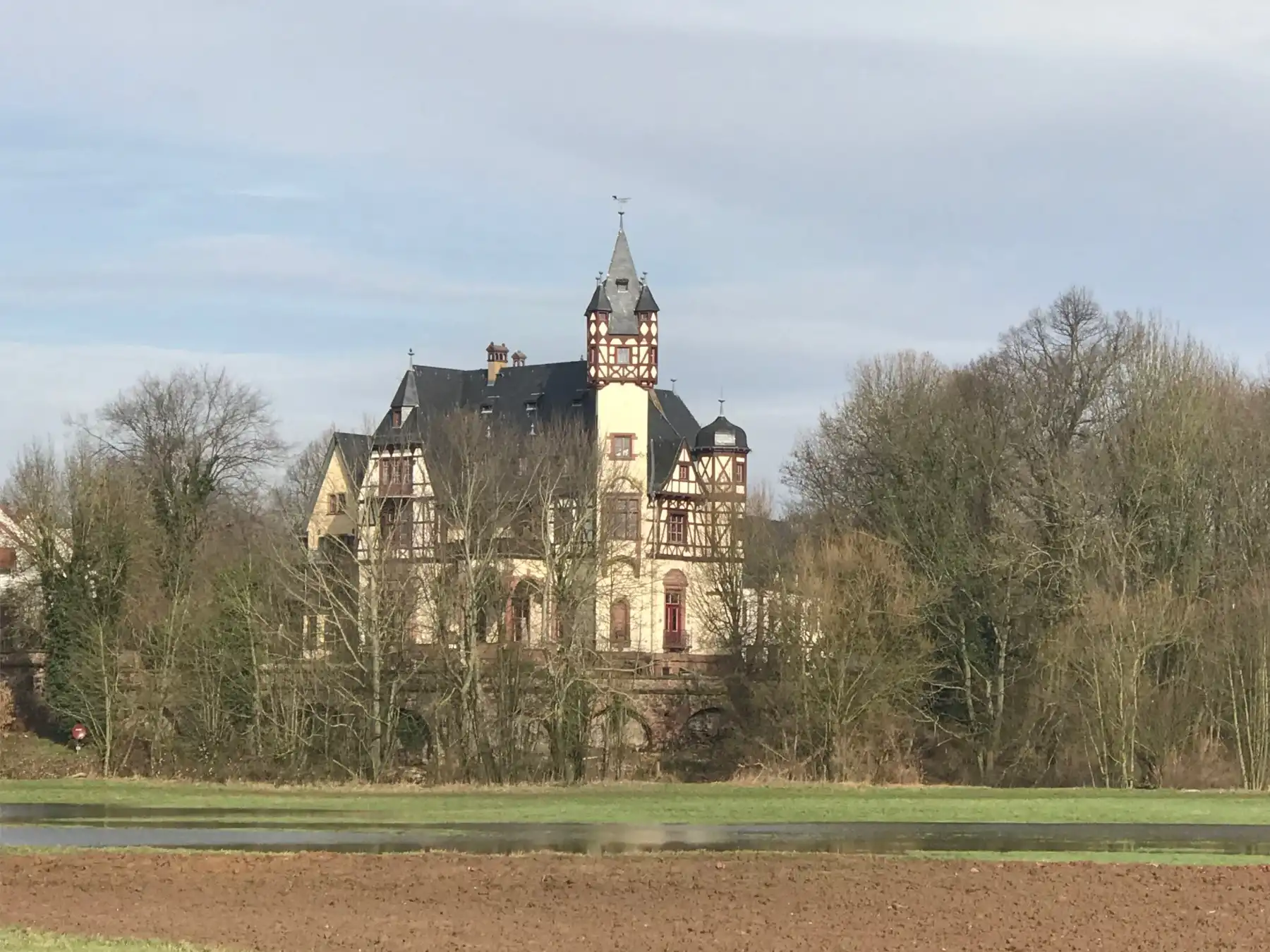 Fotos Bei Frankfurt am Main: Exklusive Eigentumswohnung im Neuen Büdesheimer Schloss