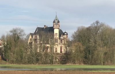 Historische Liegenschaften, 2,5 Zimmer Luxus-Apartment mit 2 Balkonen in historischem Schloss - Nähe Frankfurt am Main
