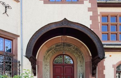 Schloss kaufen 61137 Schöneck, Hessen, Portal statt Eingangstür