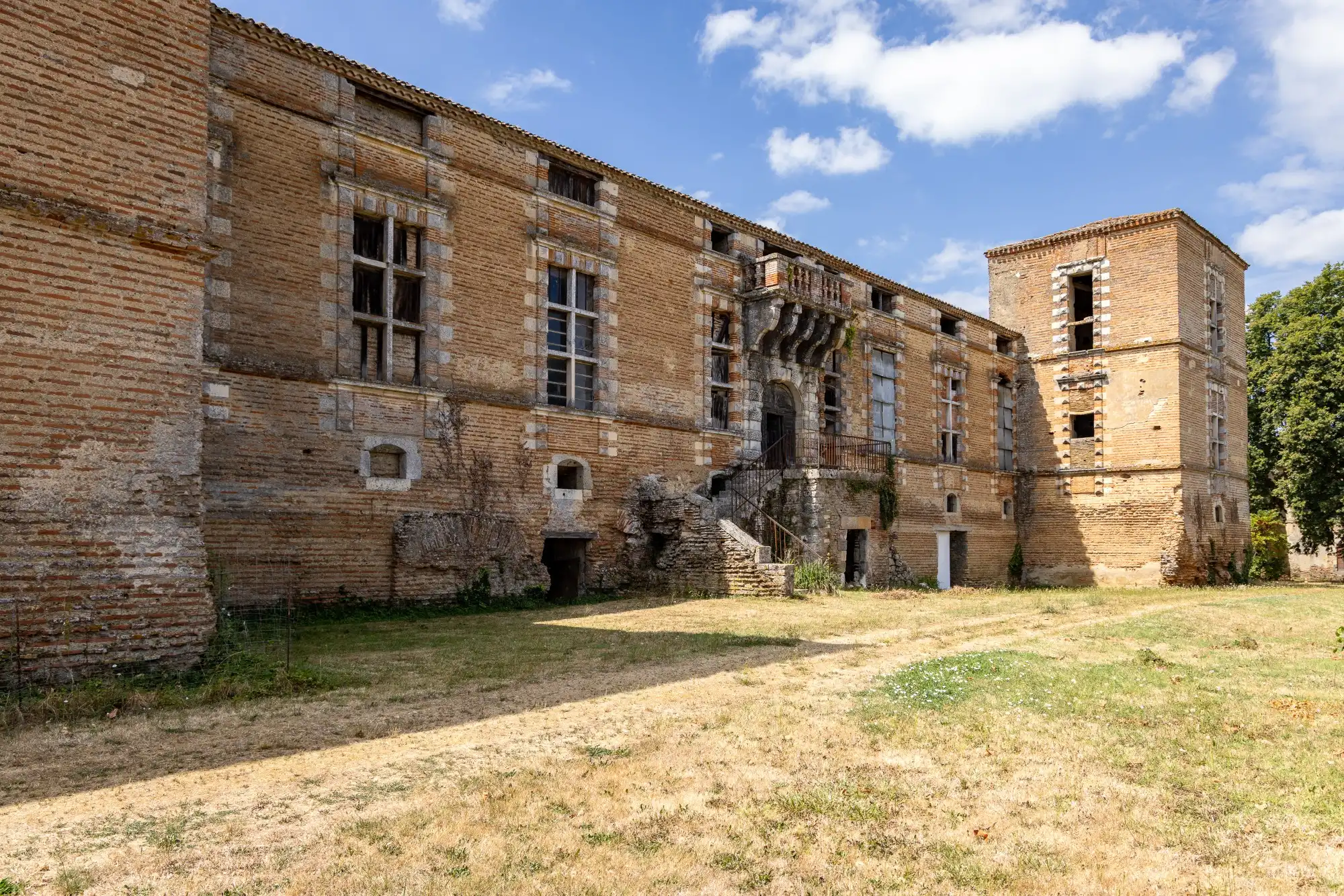 Photos Château Renaissance à restaurer dans la vallée de la Garonne - Exclusivité