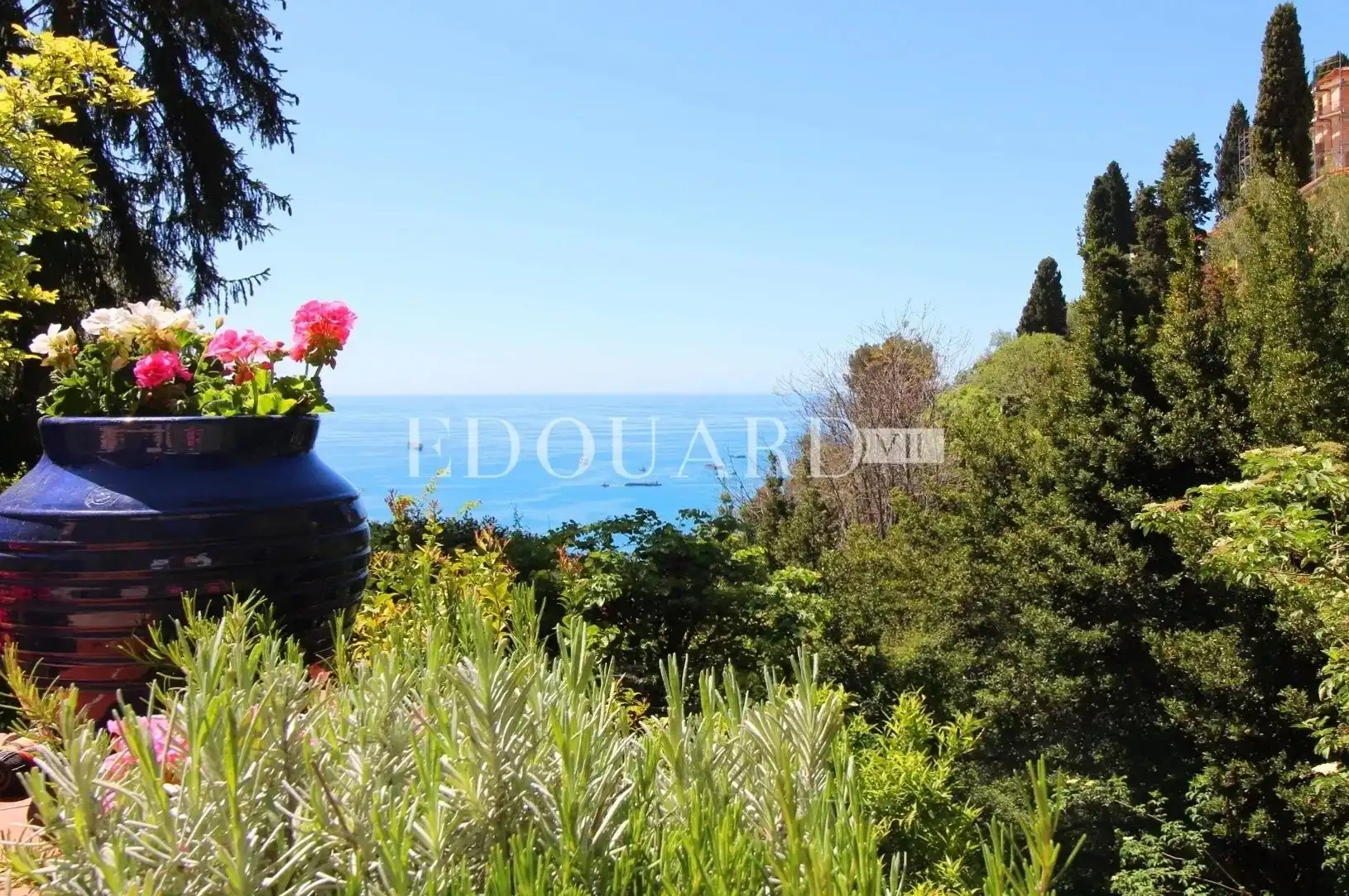 Fotos Villa in Roquebrune-Cap-Martin mit Terrasse, Garten und Meerblick