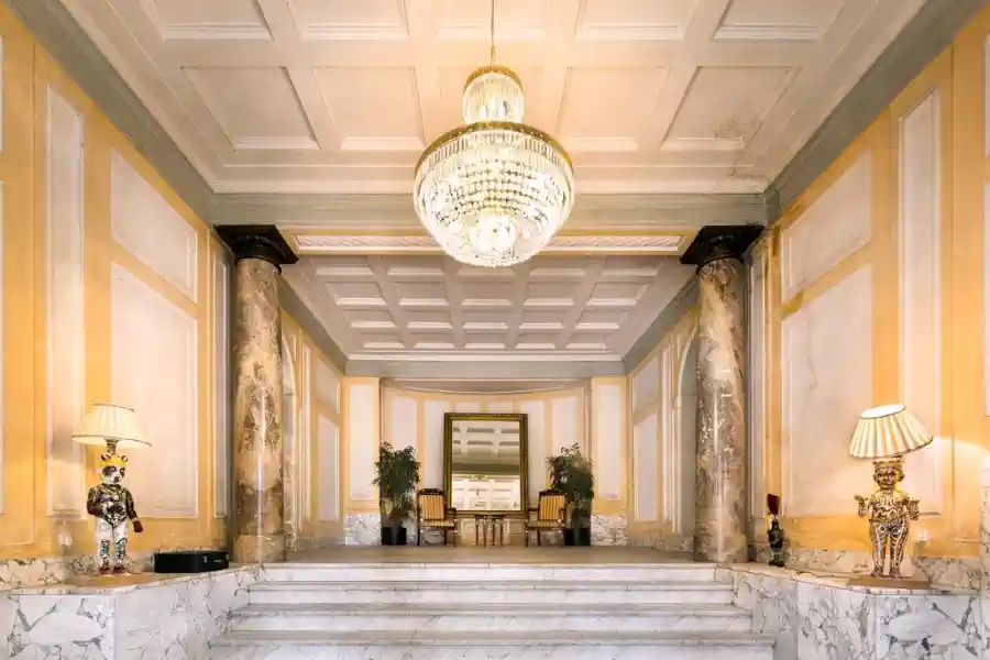 Eingangshalle Schloss Beesenstedt 2025