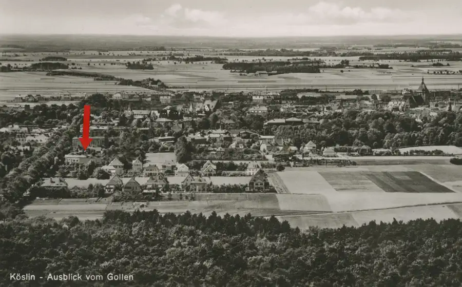 Alte Postkarte: Köslin - Ausblick vom Gollen mit Standort der Villa Brandrup und Küstelinie im Hintergrund.