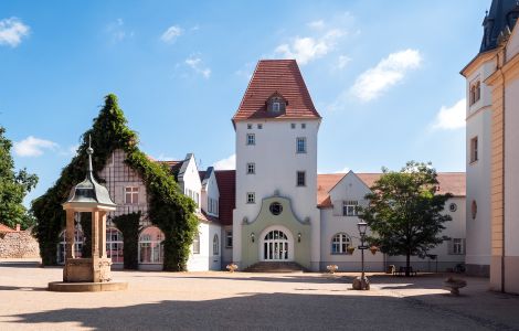Liebenberg, Gut Liebenberg - Gut Liebenberg - Gutshof mit Speicherturm