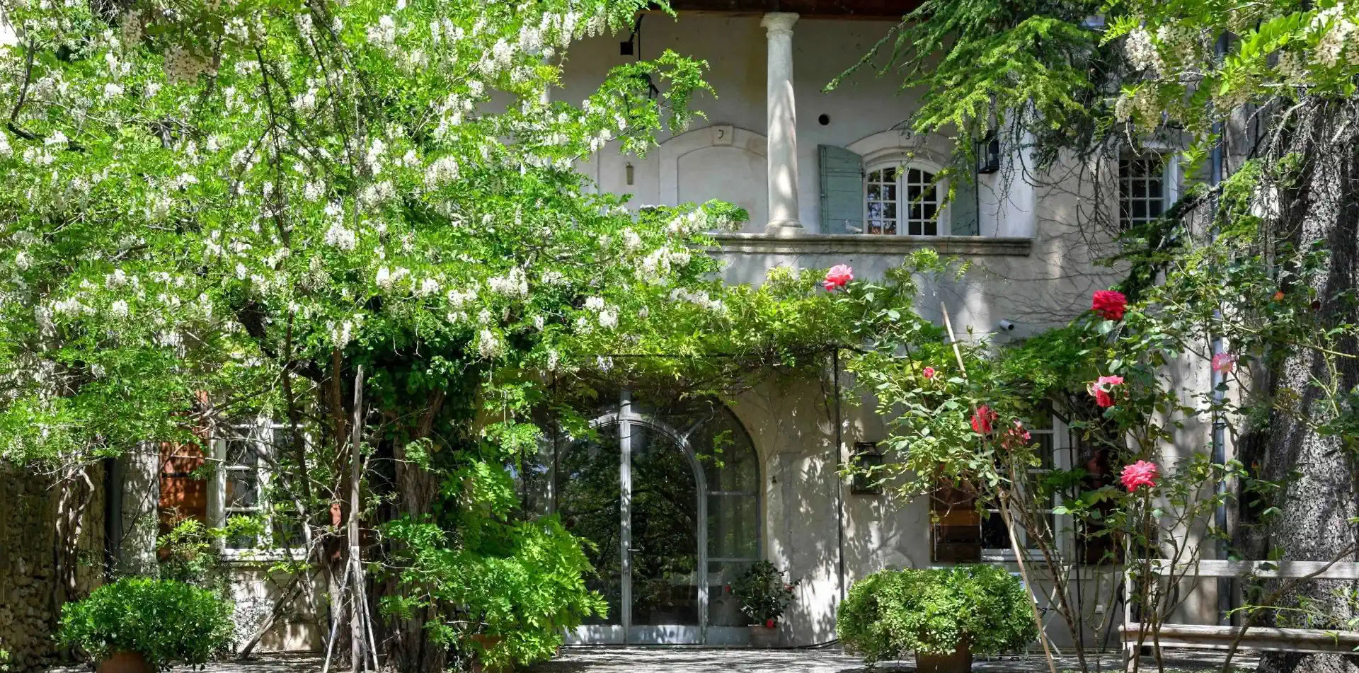 Villa padronale in Provenza con giardino e cantina storica, Francia