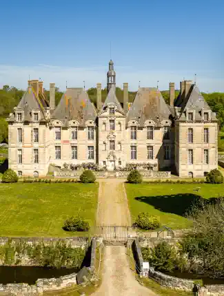 Majestueux château du début du XVIIe siècle