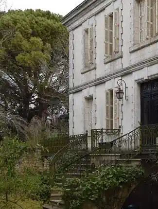 Herrenhaus mit Blick auf die Charente bei Angoulême, Angoulême, Neu-Aquitanien