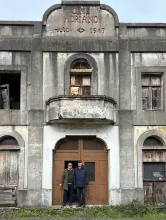 Lichtspielhaus der Nachkriegszeit mit Galeriesaal und Dachterrasse, A Coruña, Galizien