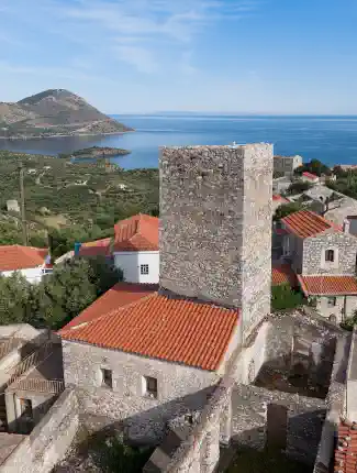 Mani-Turm in Flomochori mit Meerblick, Flomochori, Peloponnes