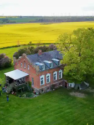 Historischer Gutshof in Alleinlage in der Uckermark, Brandenburg