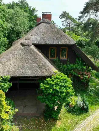 Romantisches Landhaus mit Reetdach und Kamin in Alleinlage am Stettiner Haff in Ostseenähe, 17375 Leopoldshagen, Mecklenburg-Vorpommern