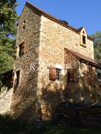 Landhaus aus dem 17. Jahrhundert mit 2,43 Hektar Grund in Alleinlage, Gourdon, Okzitanien