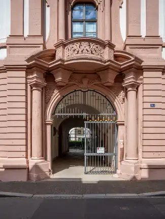 Appartement dans un palais urbain baroque au cœur de Mayence