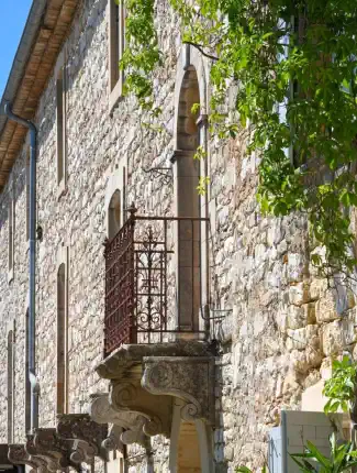 Mas provençal à Uzès - quatre suites, piscines et maisons d'hôtes