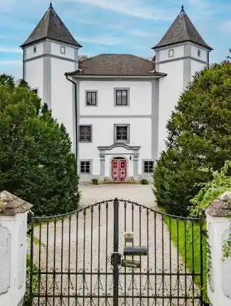 Château de Windern – Une Résidence d’Élégance et d’Histoire dans le Salzkammergut