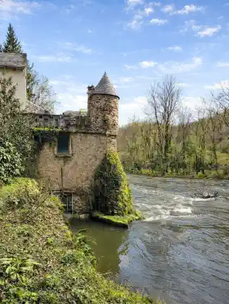 Mühle am Fluß mit 40-Meter Wasserfall und 6.000 m² Waldgrundstück, Tanus, Okzitanien