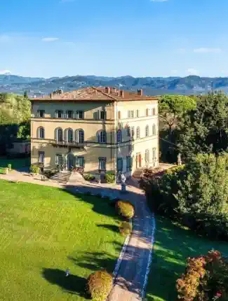Renaissancevilla mit großem Festsaal und originalen Fresken bei Lucca, Lucca, Toskana